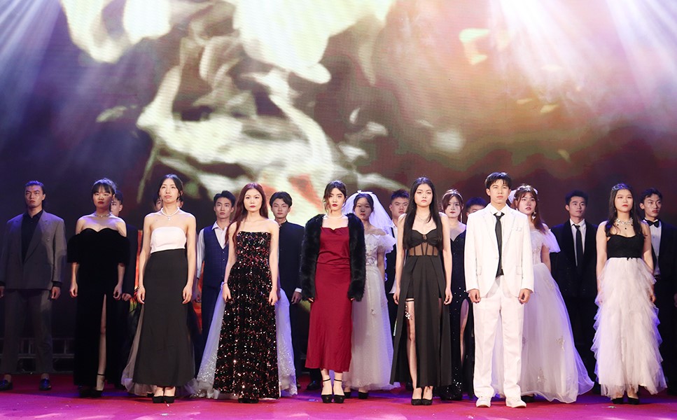 30a6cfe18a084cf99690dc349f61a98d.jpg 8.jpg