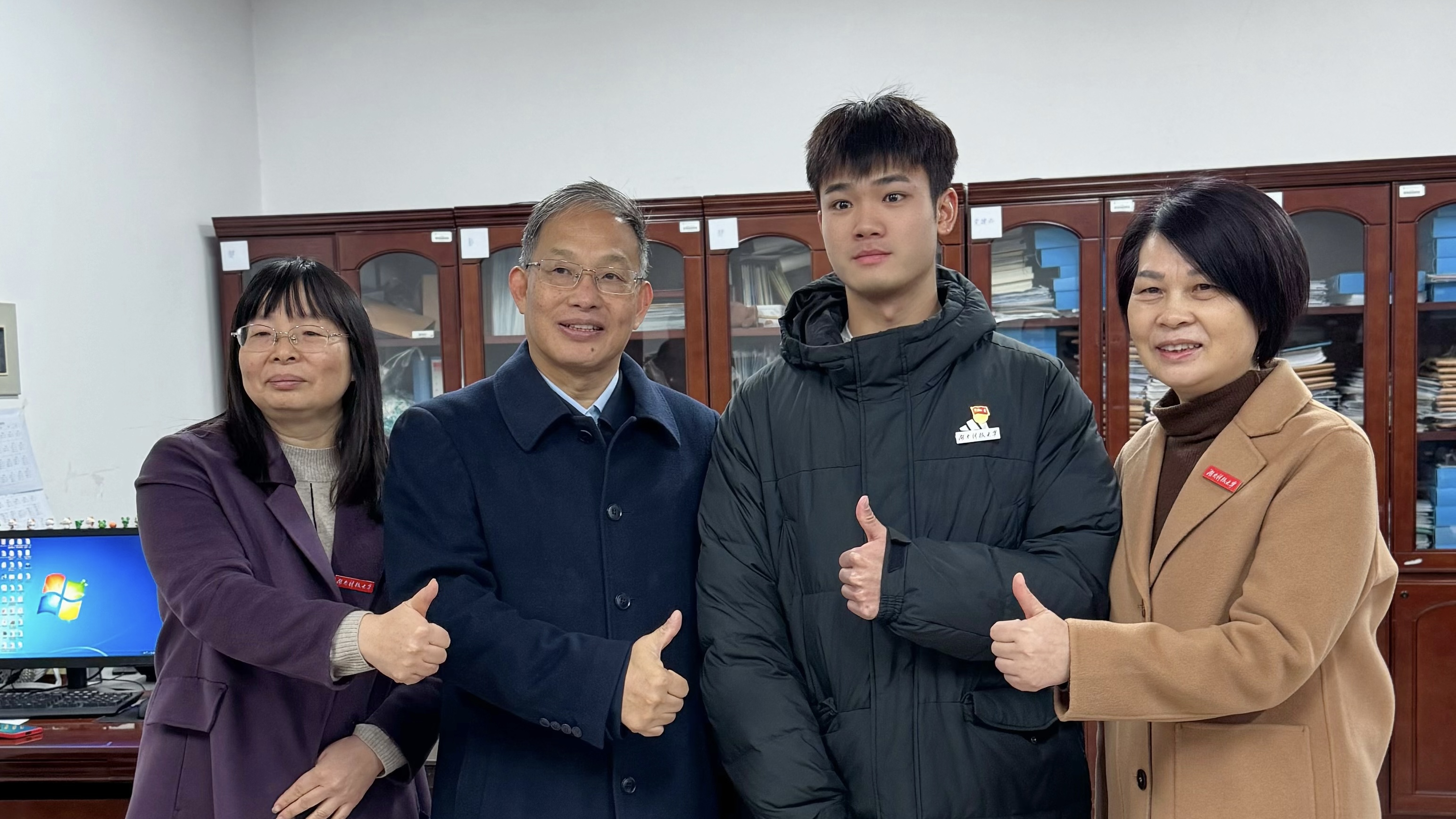 07b9723c13094450be7df1c005eff43e.jpg 07b9723c13094450be7df1c005eff43e.jpg